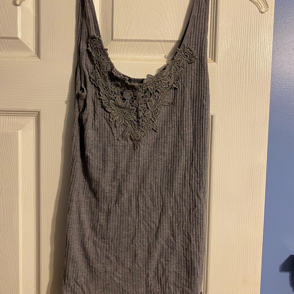 Holister Layering tank